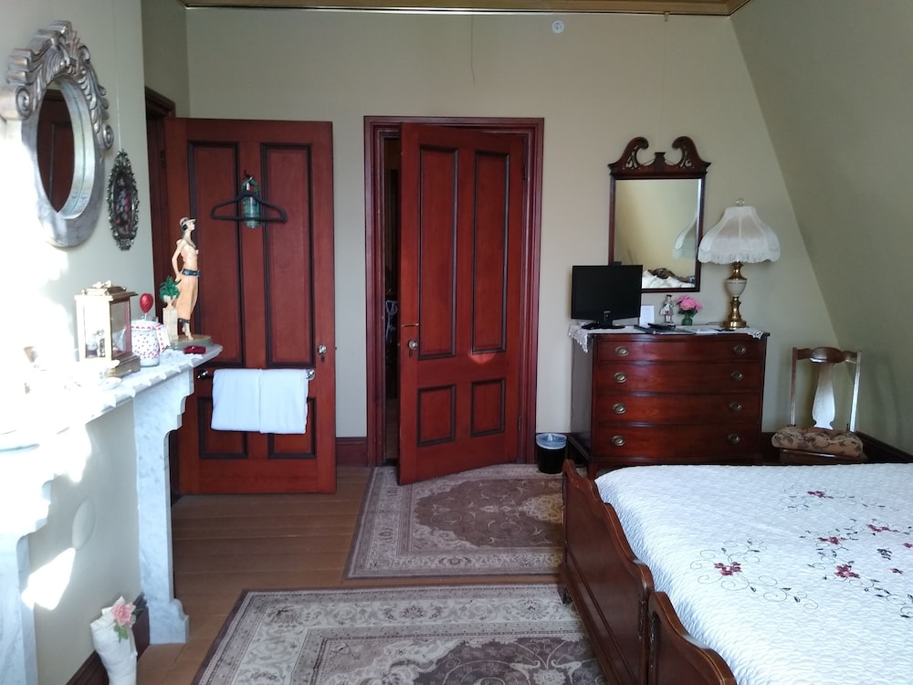 The Proctor Mansion Inn 12/70