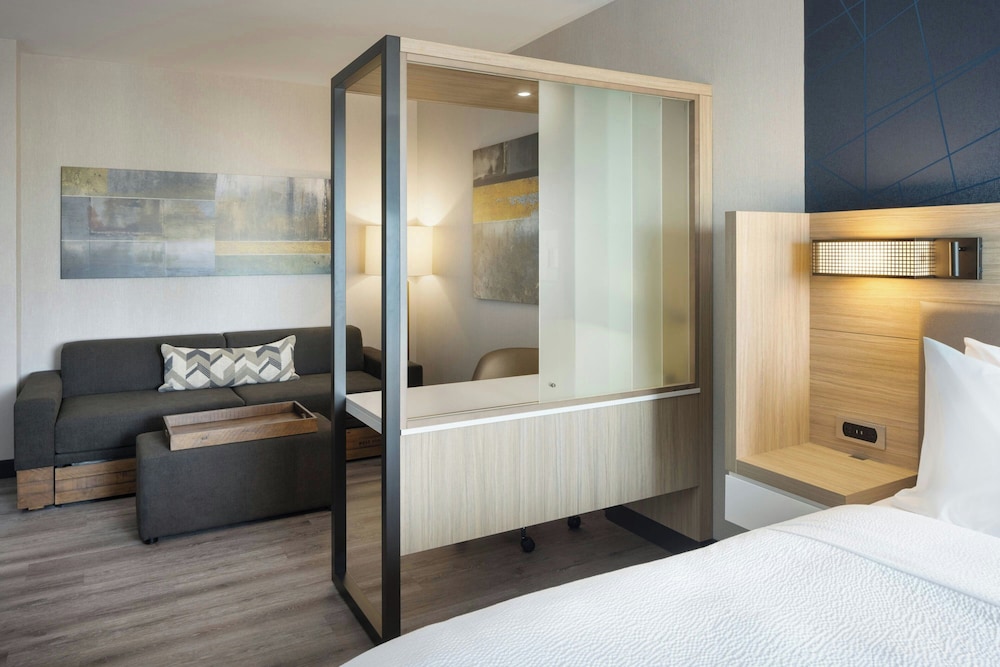 SpringHill Suites by Marriott Newburgh Evansville 7/32