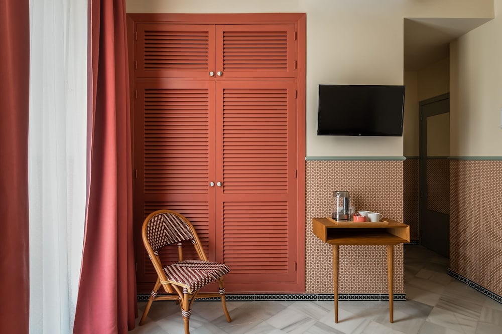 Hotel Abril 38/50