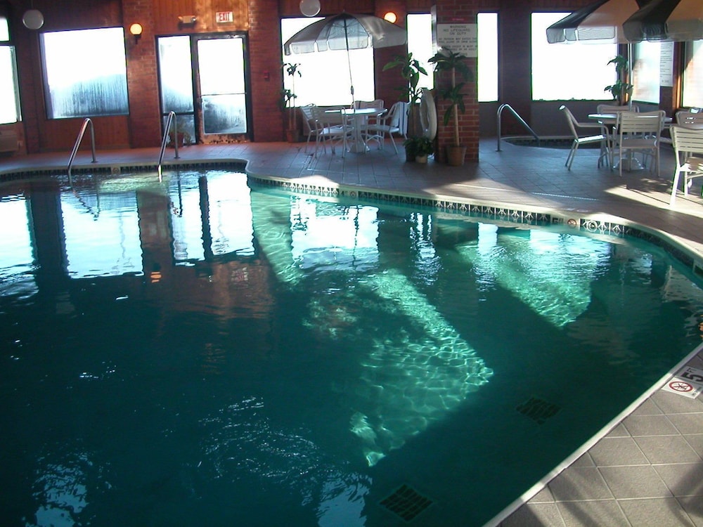 Country Hearth Inn Lomira Hotel 5/48