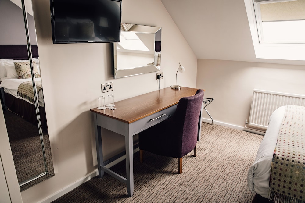 Manor House Hotel 40/48