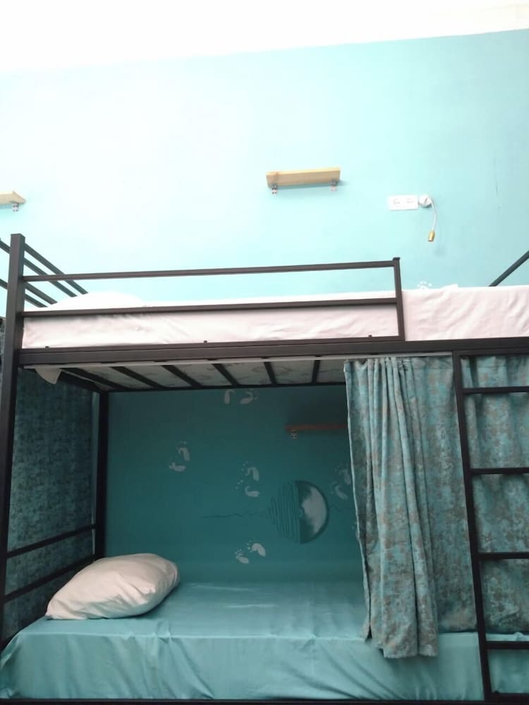 MIXED DORM, 10 BEDS
