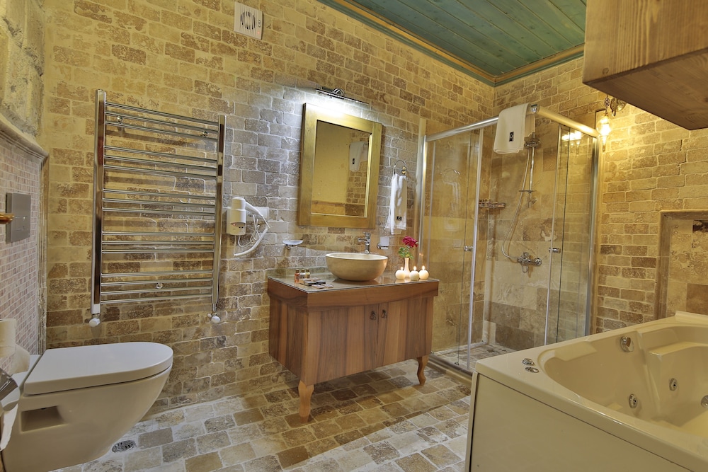 Jacob's Cave Suites 99/100