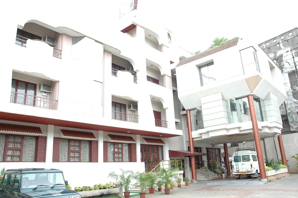 Hotel Gnanam 1/49
