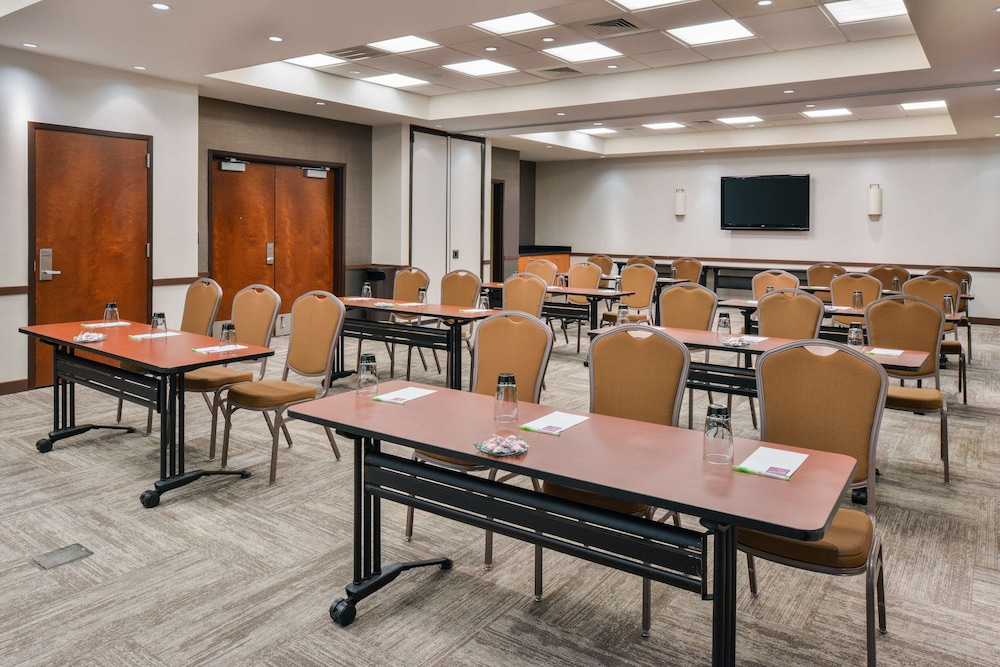 Hyatt Place Chesapeake/Greenbrier 56/63