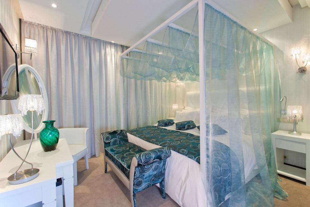 Art Palace Suites Spa Chateaux Hotels Collection 24/78
