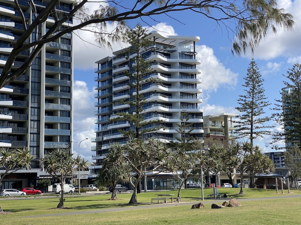 X Kirra Apartment 42/50