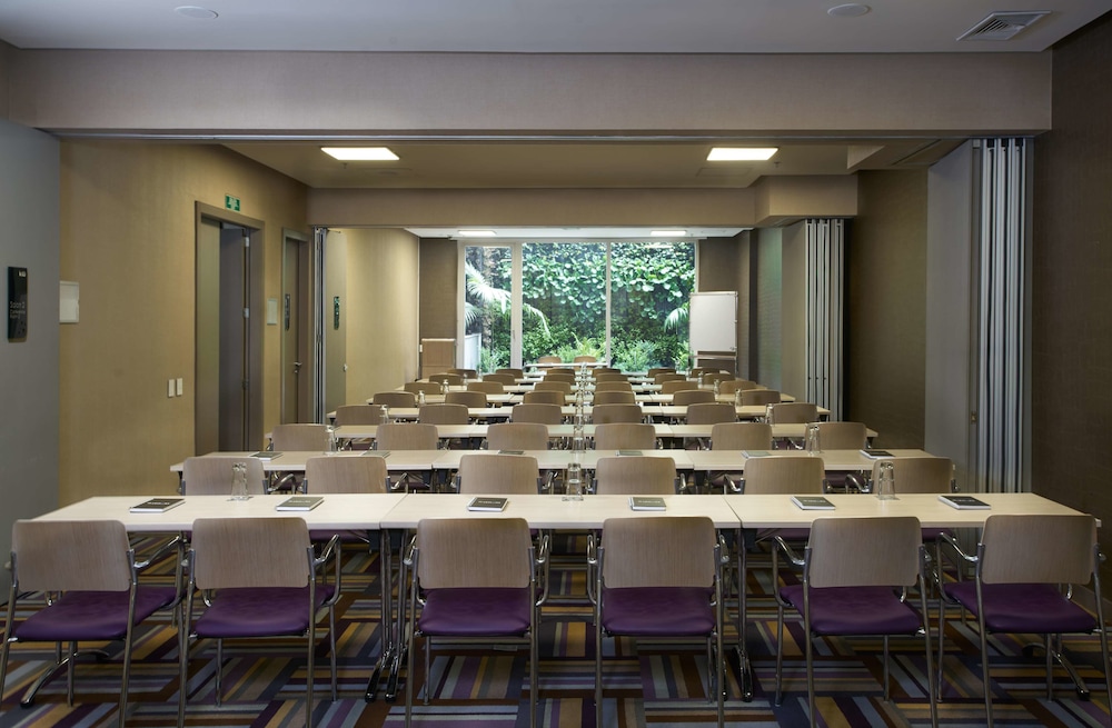 100 Luxury Suites By Preferred 69/76