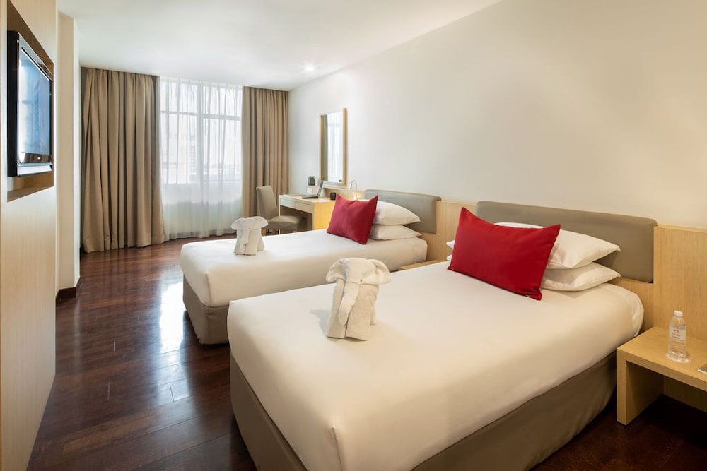 Rocana Hotel 12/40