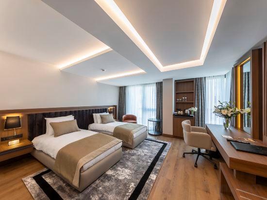 Standard, Twin Beds