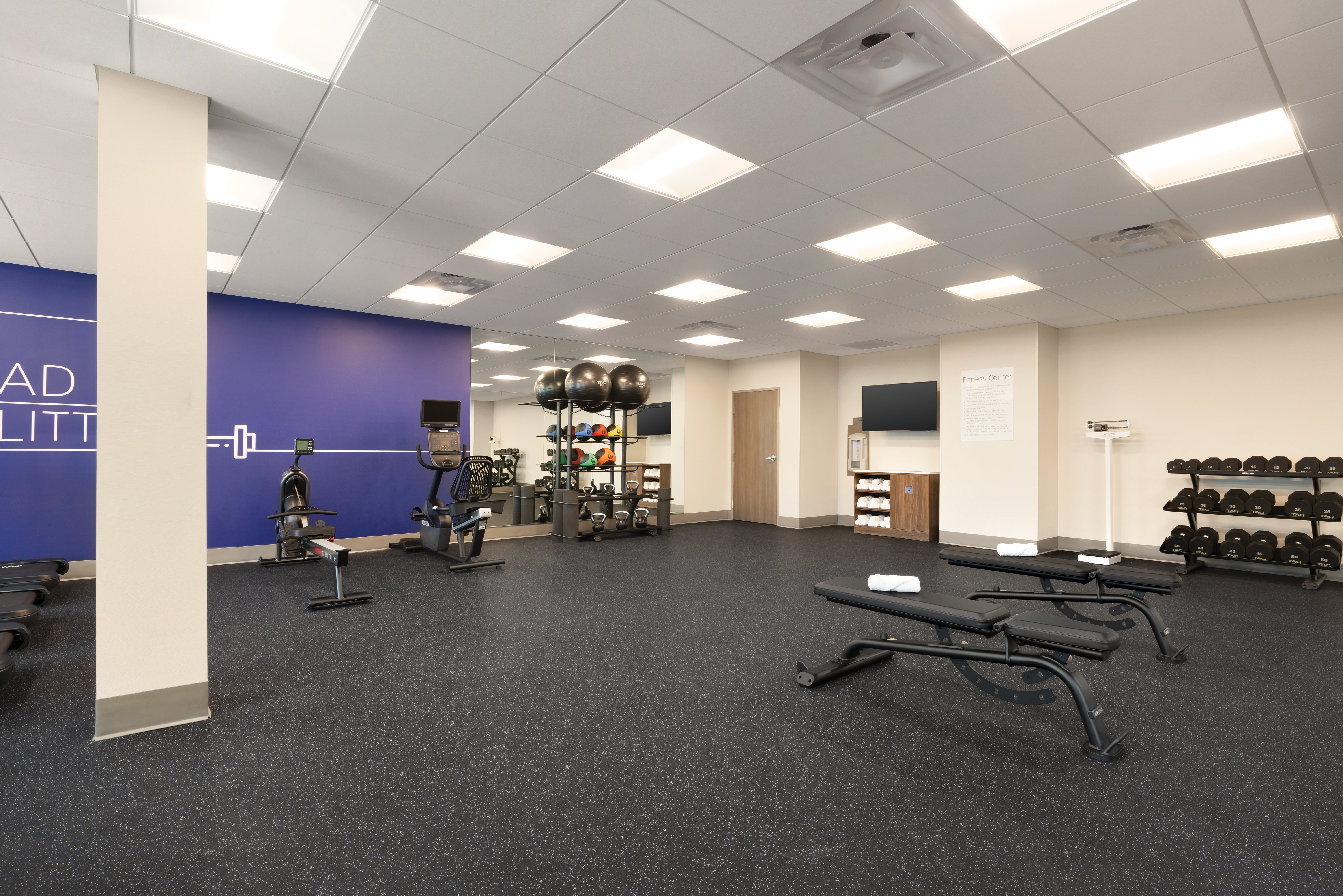 Holiday Inn Express Cape Canaveral 34/60