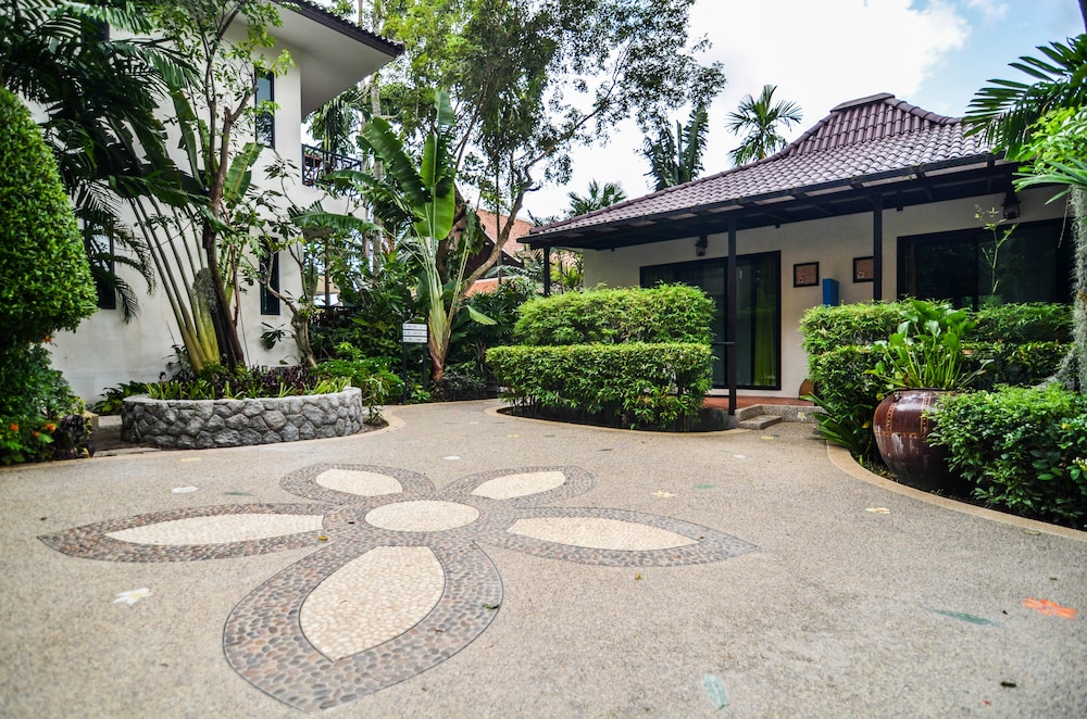 Cocoville Phuket 69/75
