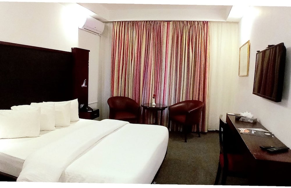 RUM HOTELS - AL WALEED 19/66
