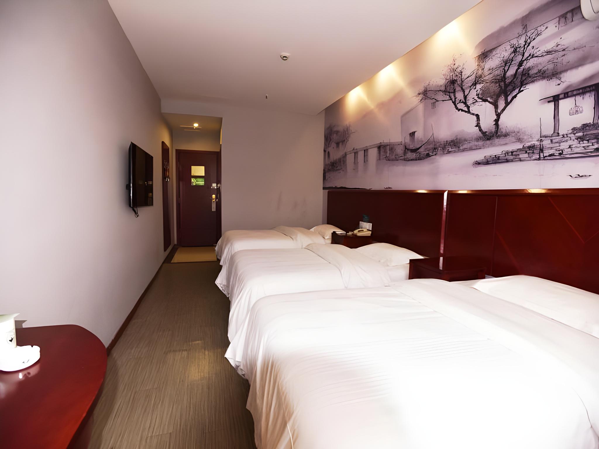 ROOM, TRIPLE