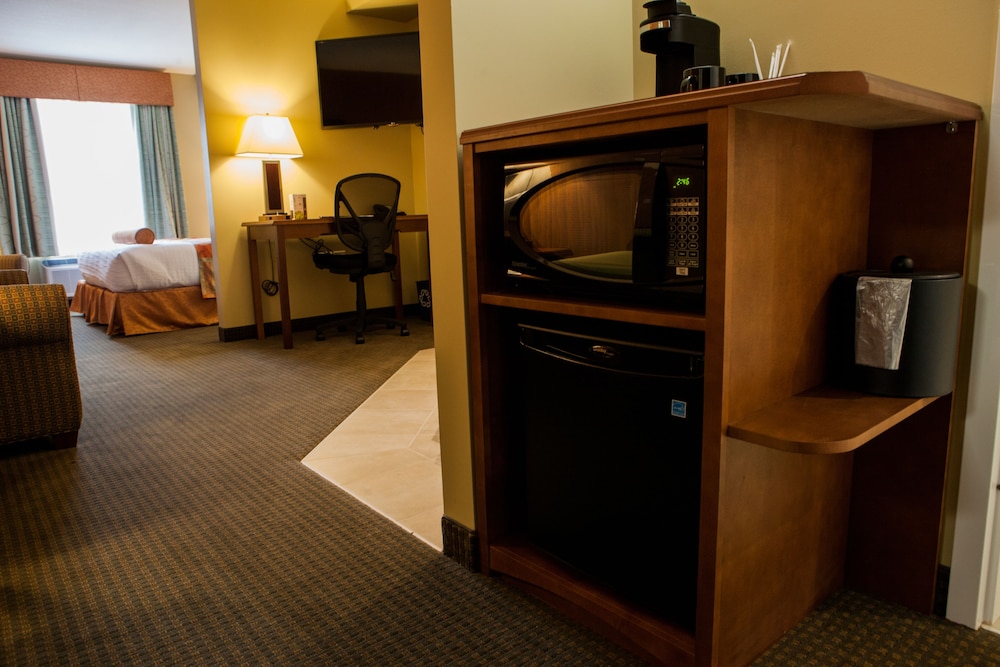 Best Western Plus Service Inn and Suites 22/56