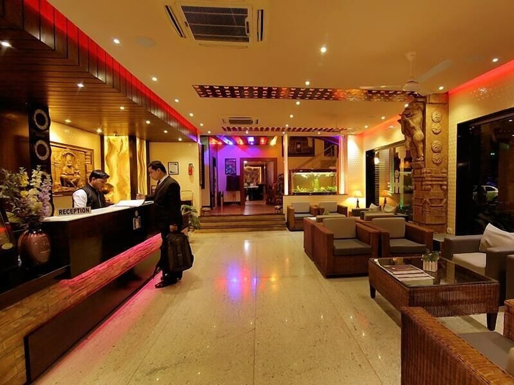 Hotel Hampi International 7/36