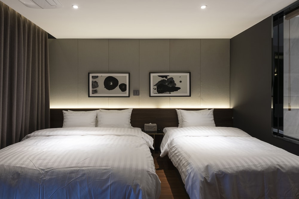 Brown-dot Hotel Sinho 8/38