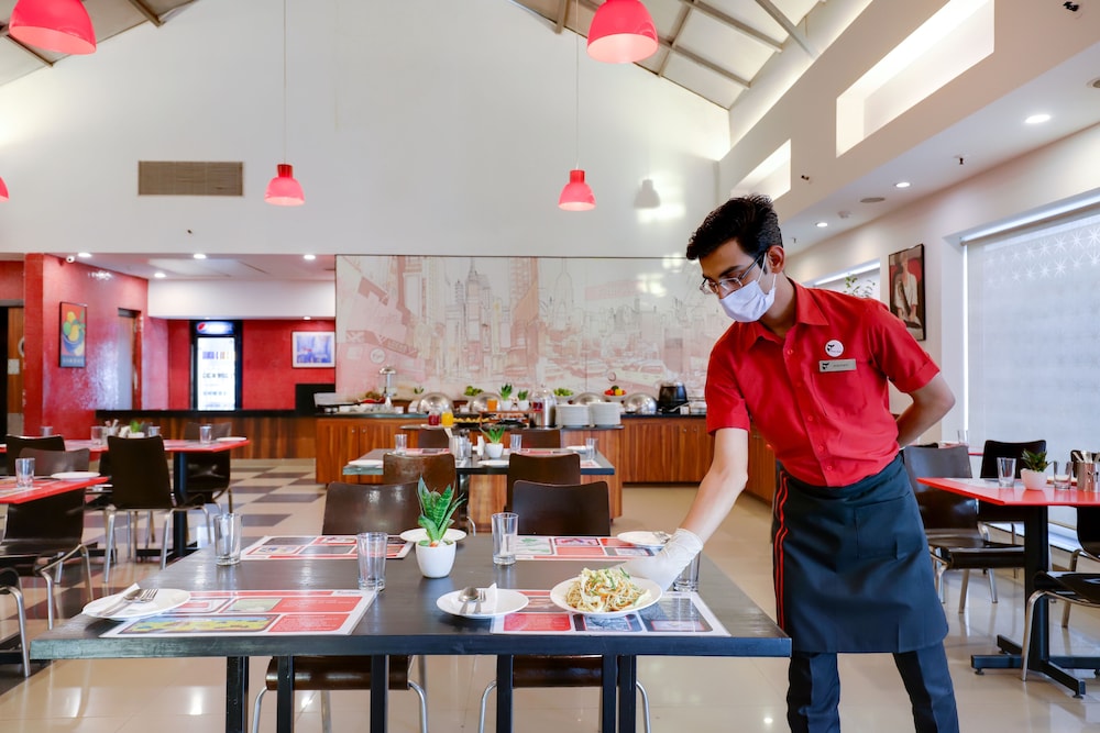Red Fox Hotel East Delhi 43/59