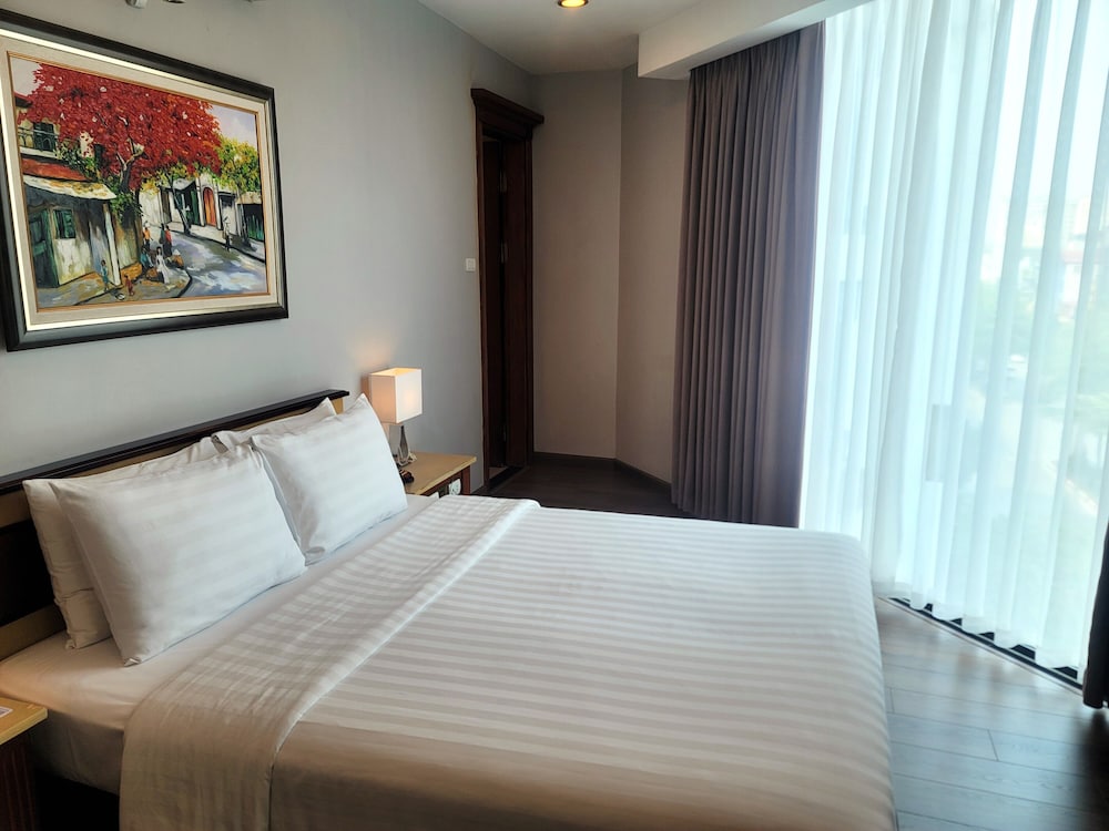 Luxeden Hotel 25/65