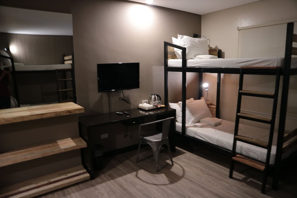 Gt Hotel Jaro 15/40
