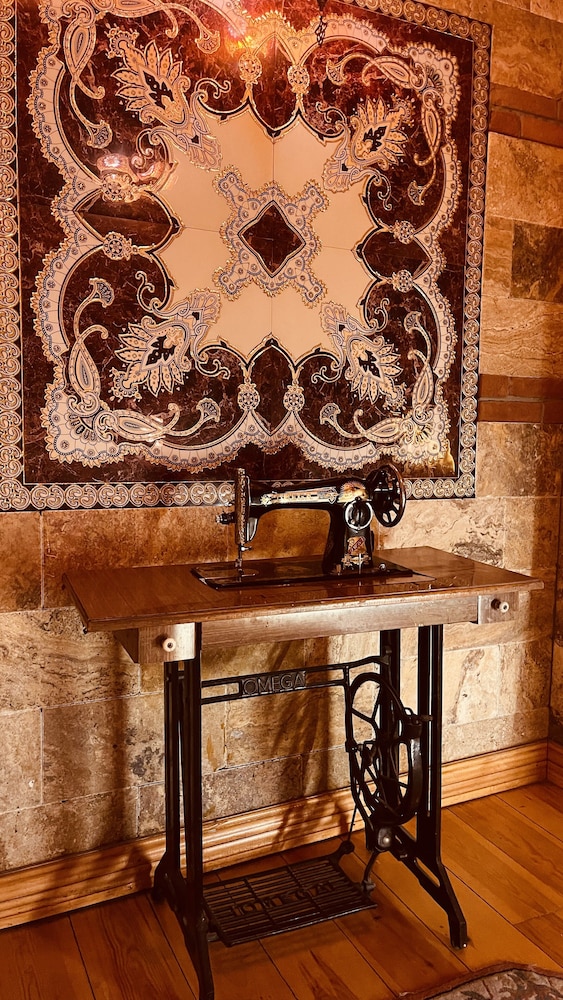 Astra Boutique Hotel 5/50