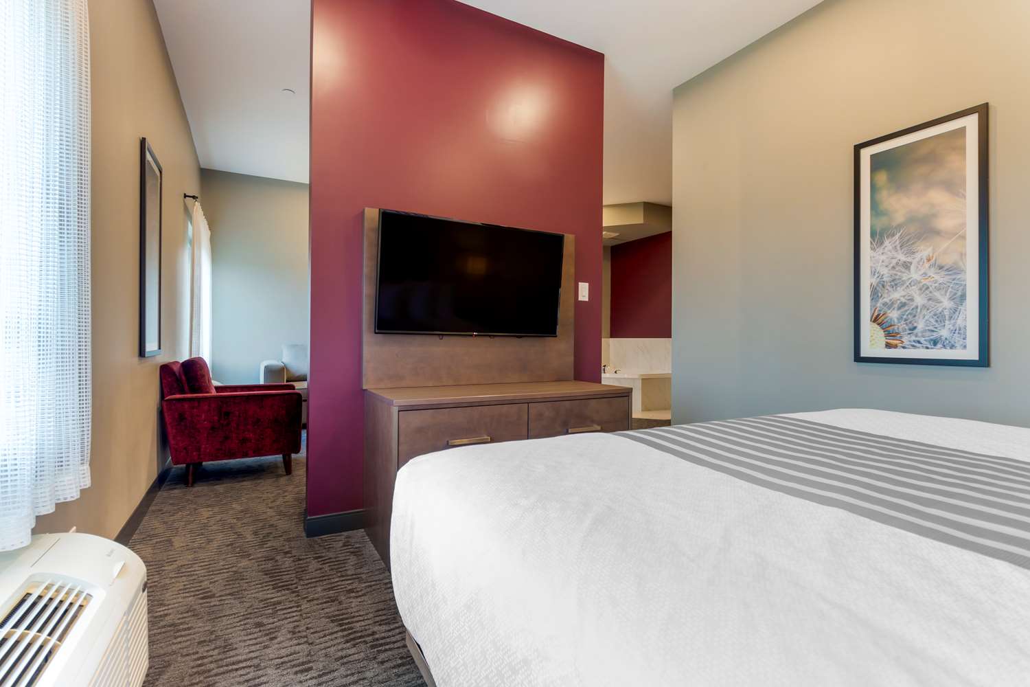 Suite, King Bed, Sofa