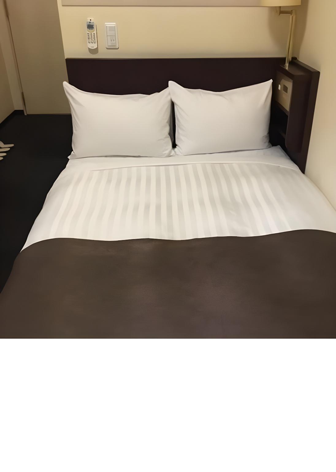 Semi Room, Semi Double Bed