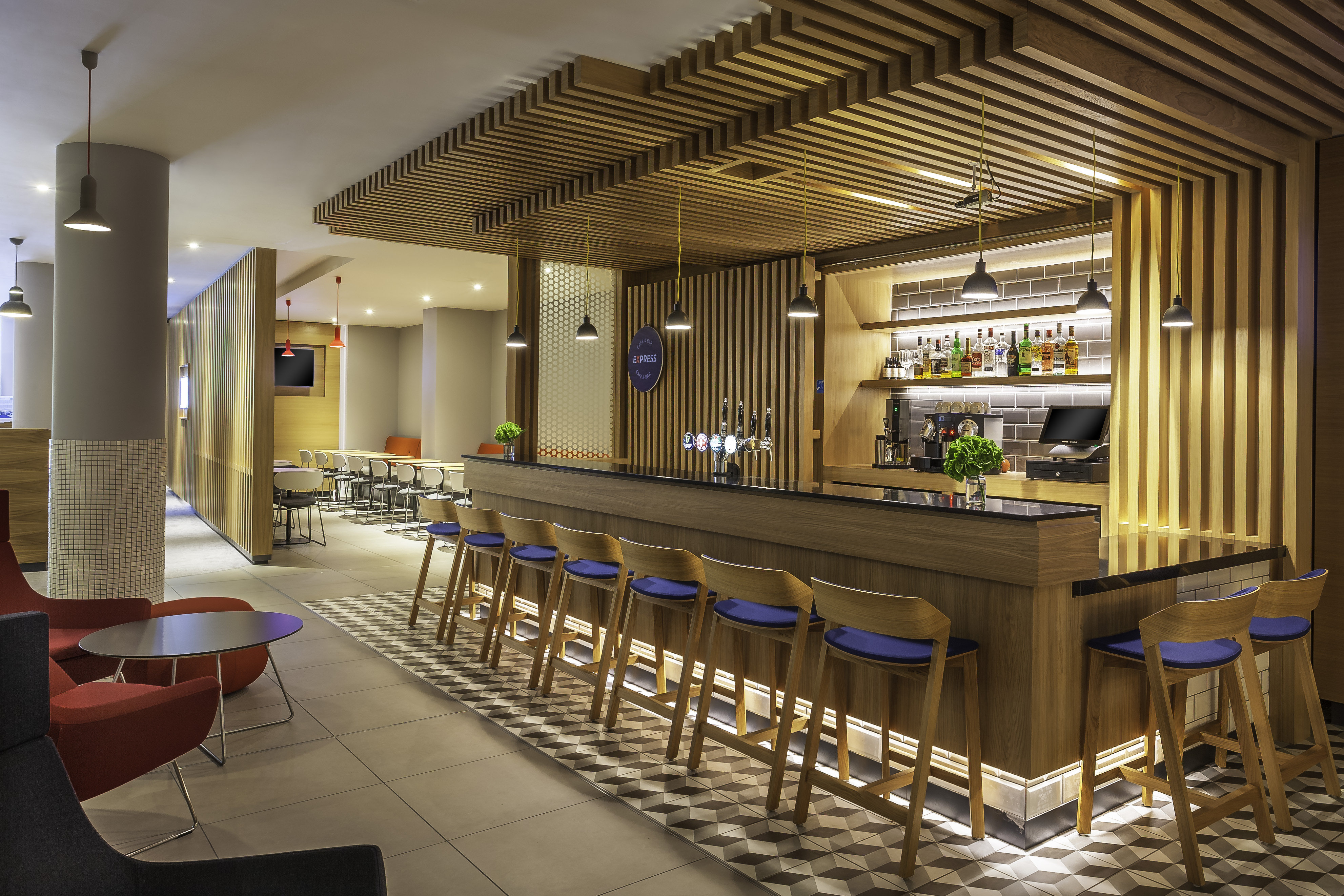 Holiday Inn Express Dublin Airport 16/30