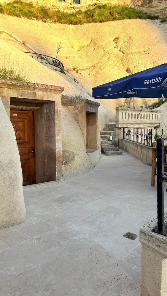 Nature Park Cave Hotel 39/46