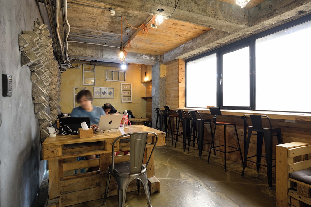 Work Inn Hostel 48/53