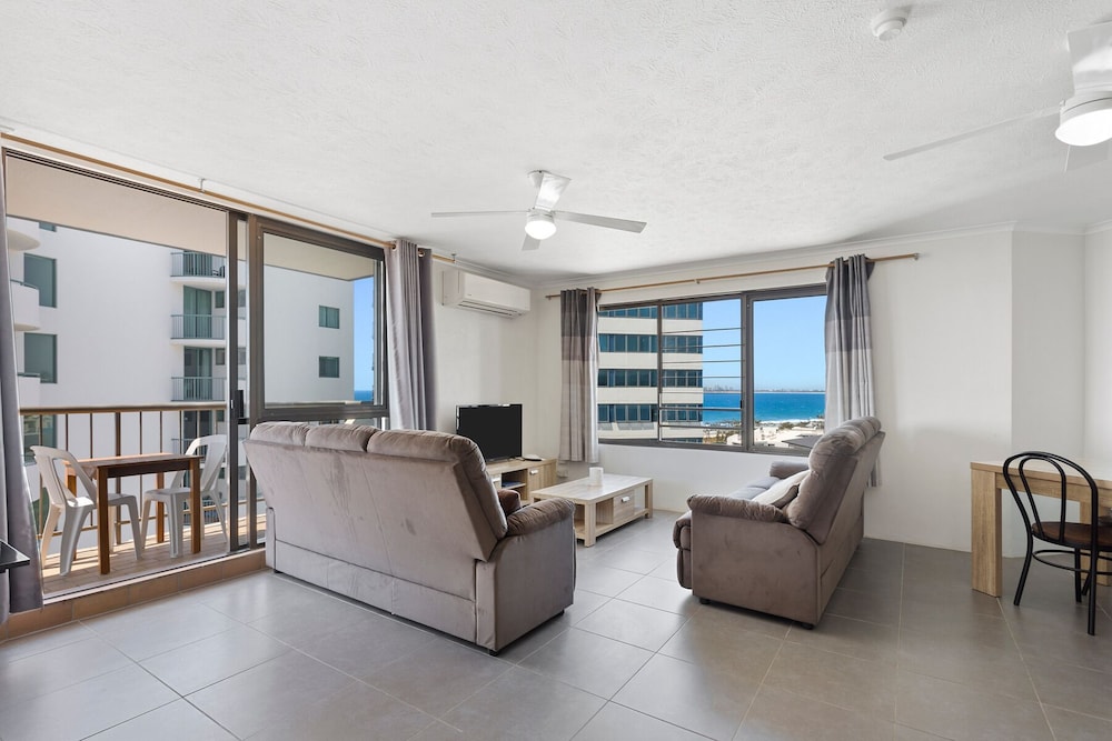 Langley Park Apartments 33/66