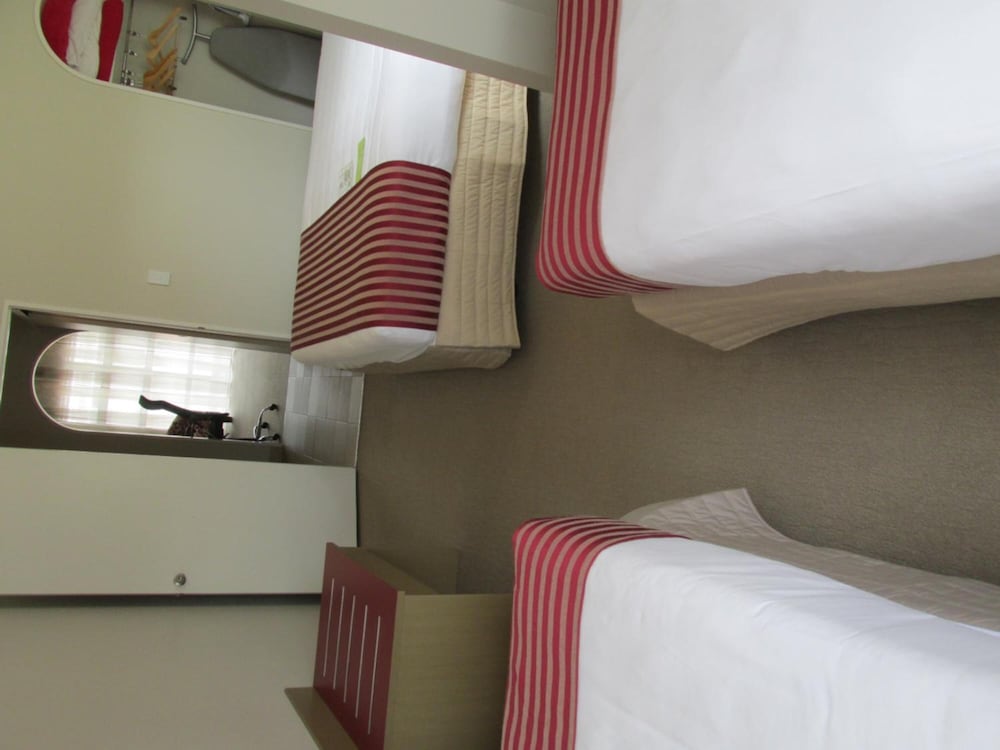 LAKE ROTORUA HOTEL 25/46