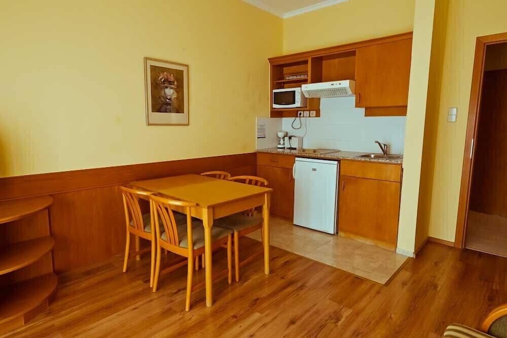 Holiday Club Heviz 42/50