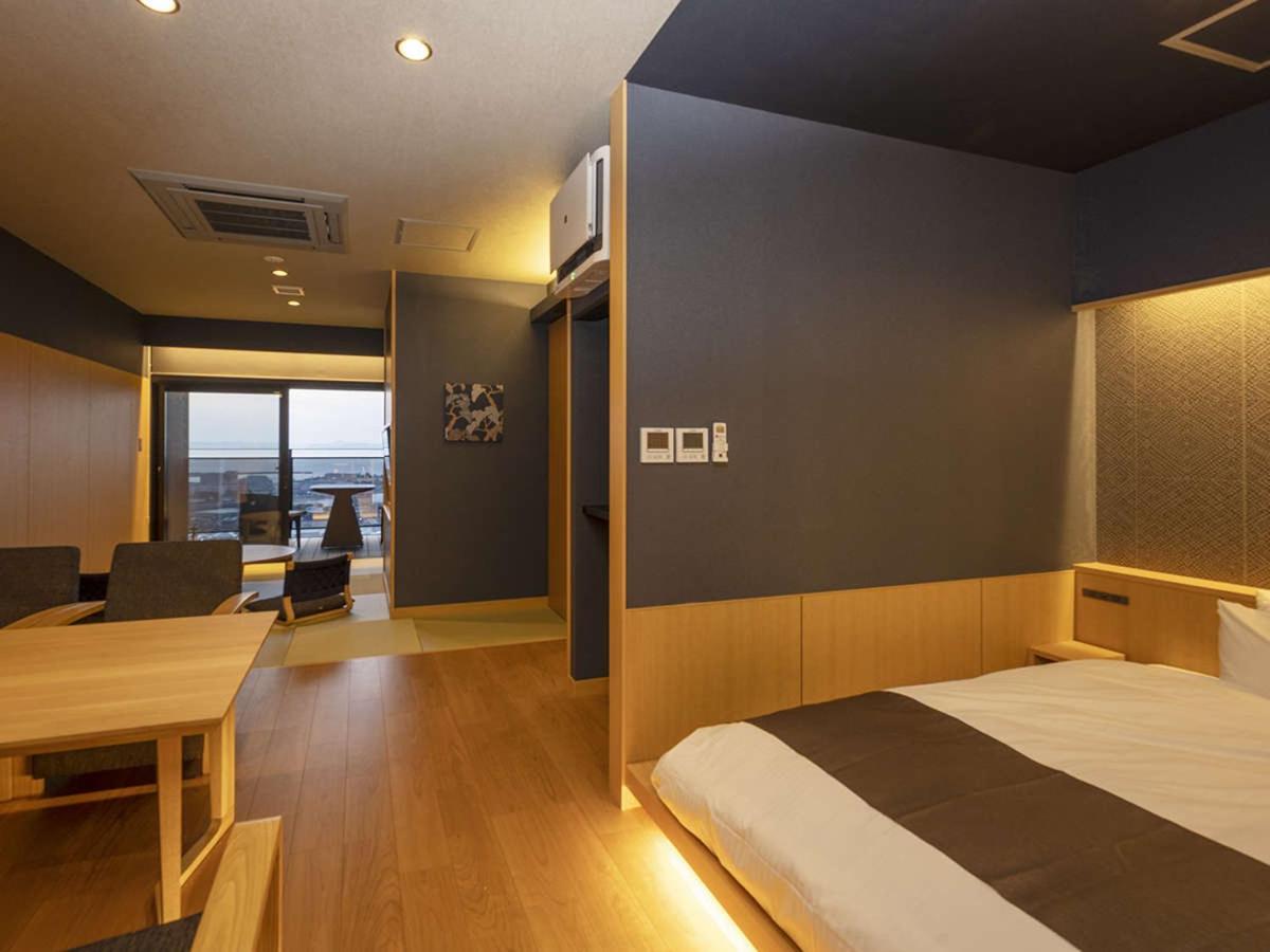 Suite, Hot Tub