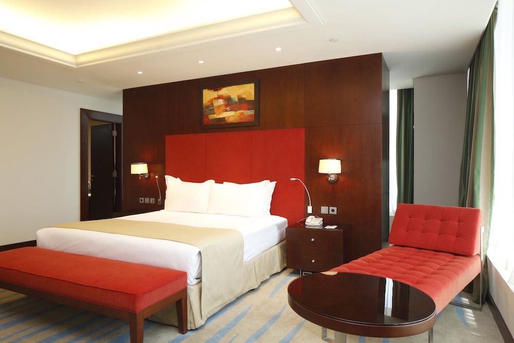 جناح ملكي بسرير فردي بإطلالة على المدينة بغرفتي نوم، هوليداي إن - العليا(Holiday Inn Olaya) 1/1