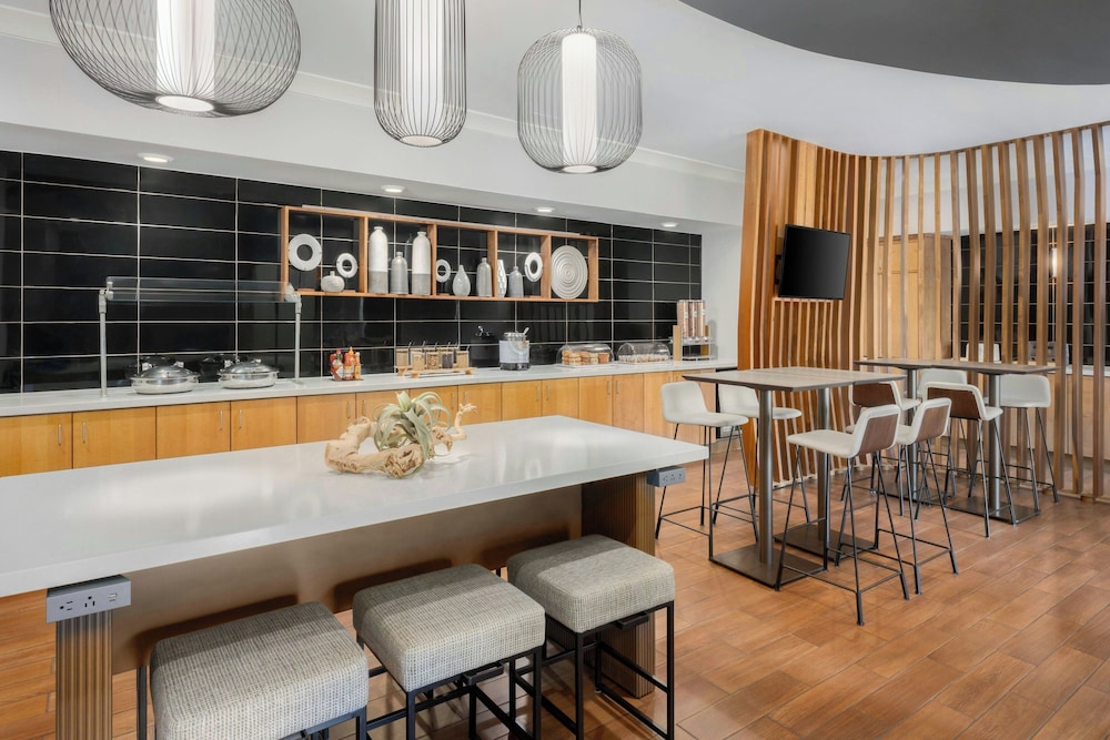 Springhill Suites Herndon Reston 36/50