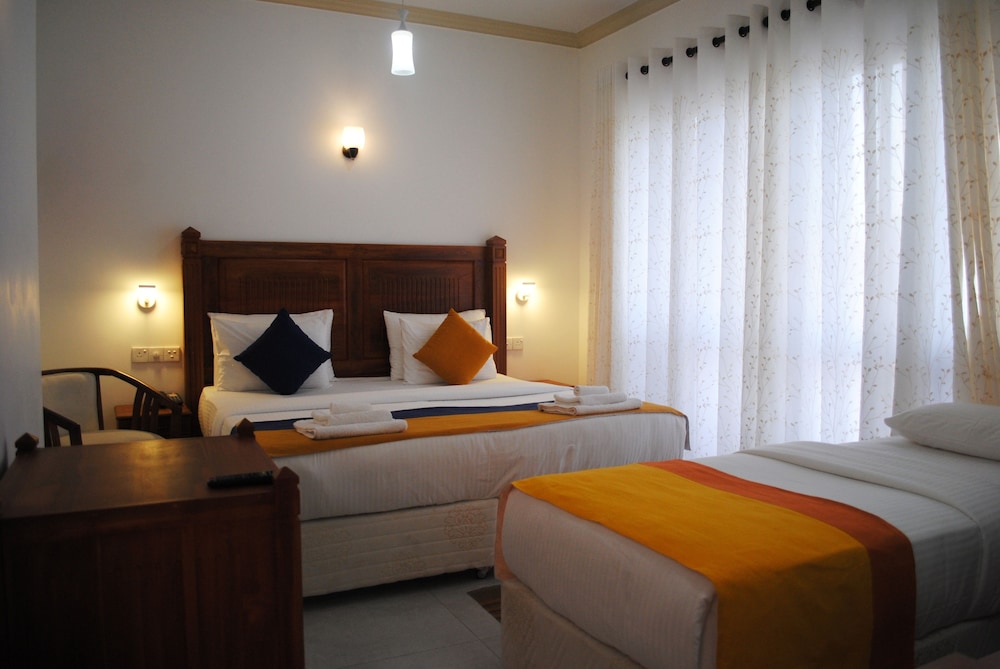 Yo Hotel 12/75