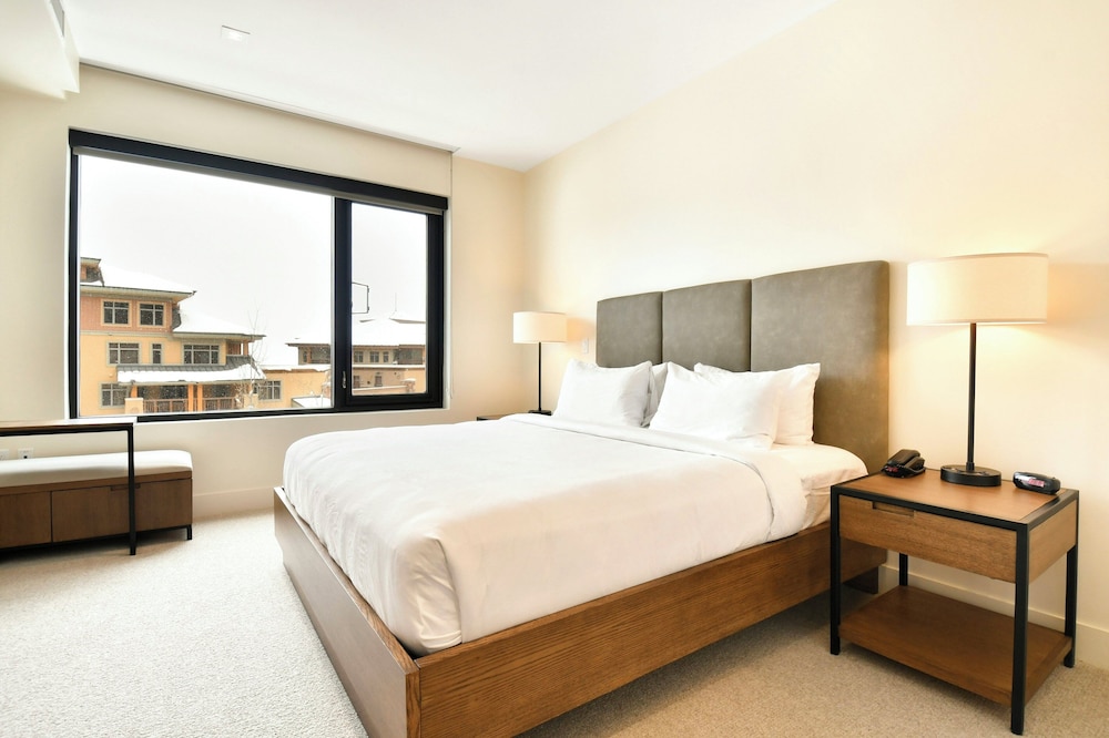Room, King Bed