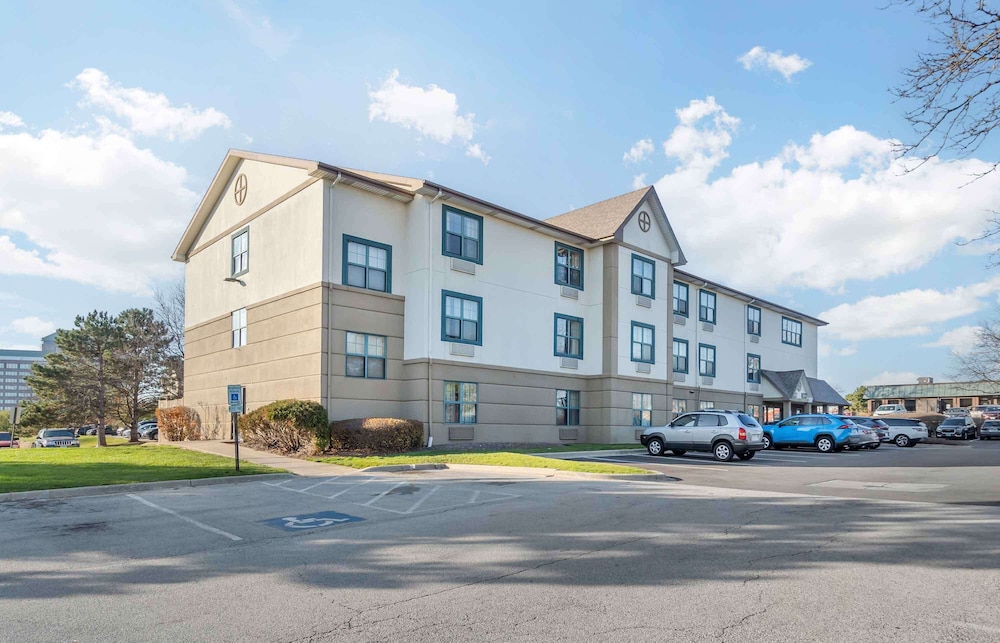 Extended Stay America - Chicago - Downers Grove 27/37