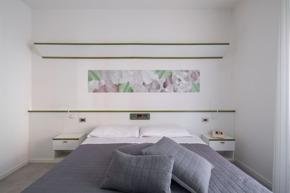 Hotel Iris 40/76