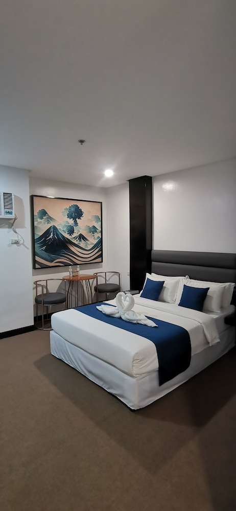 Palette Angeles, Clark International Airport, Formerly Boss Hotel 30/61