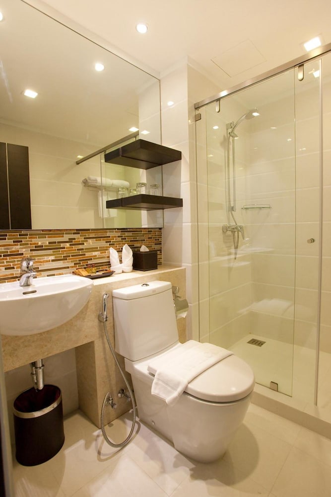 Prestige Suites 27/42