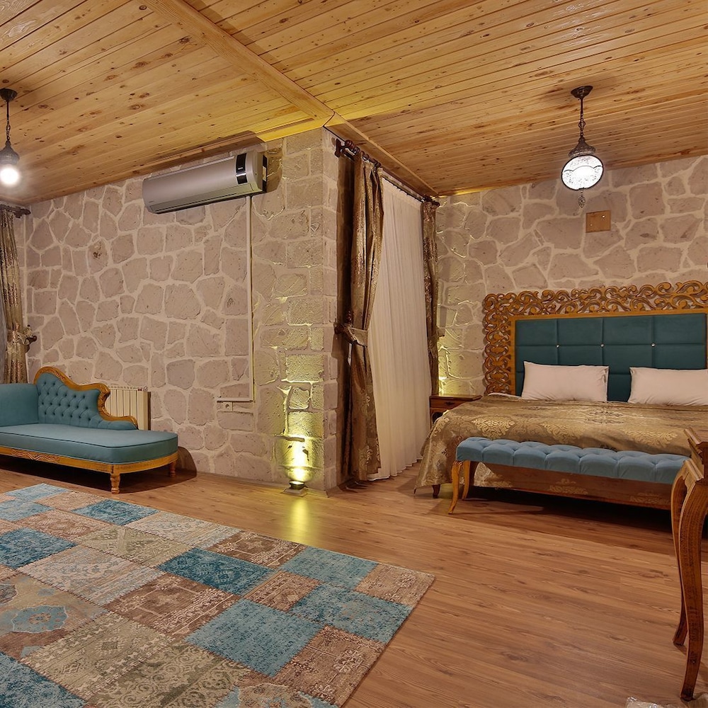 Elevres Stone House Hotel 50/67