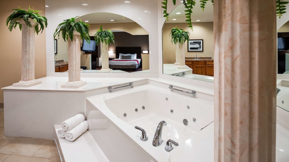 Best Western Plus Bradbury Inn & Suites 17/39