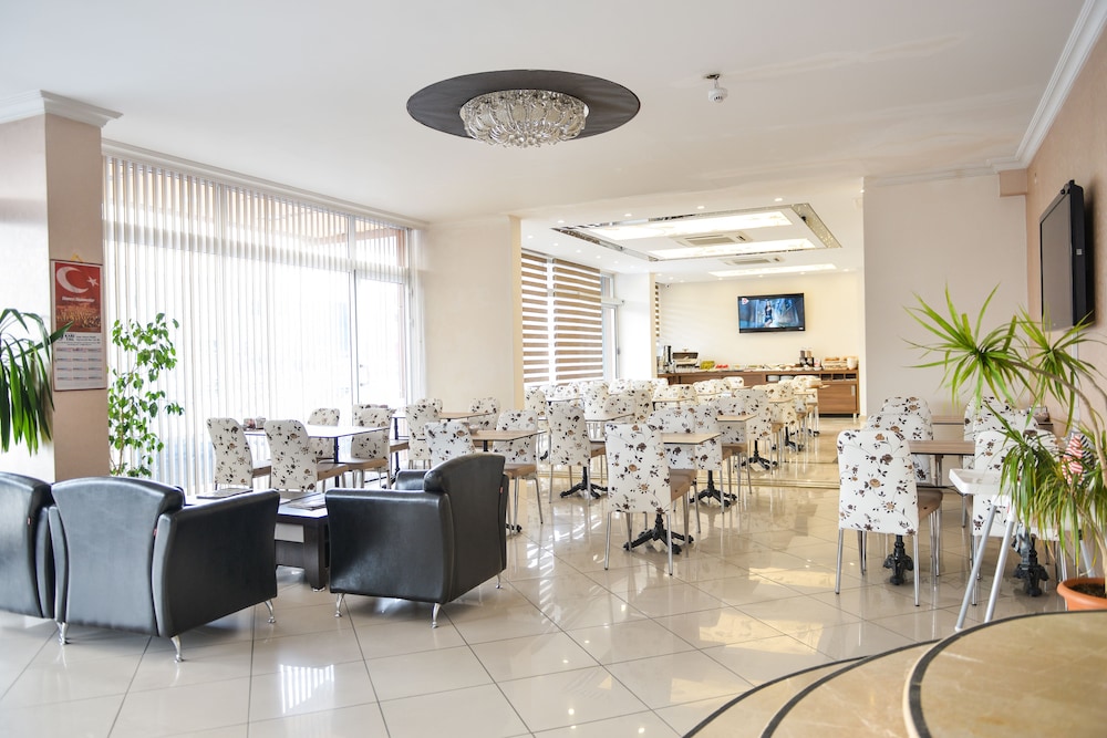 Hakcan Hotel 35/50