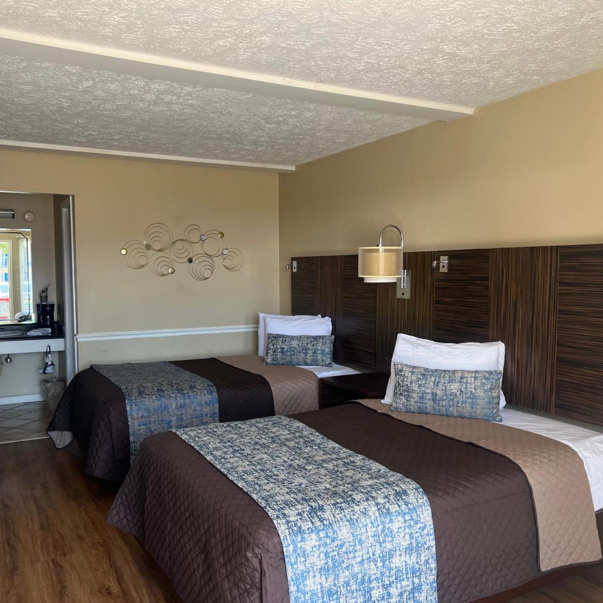 Towne Inn 32/50