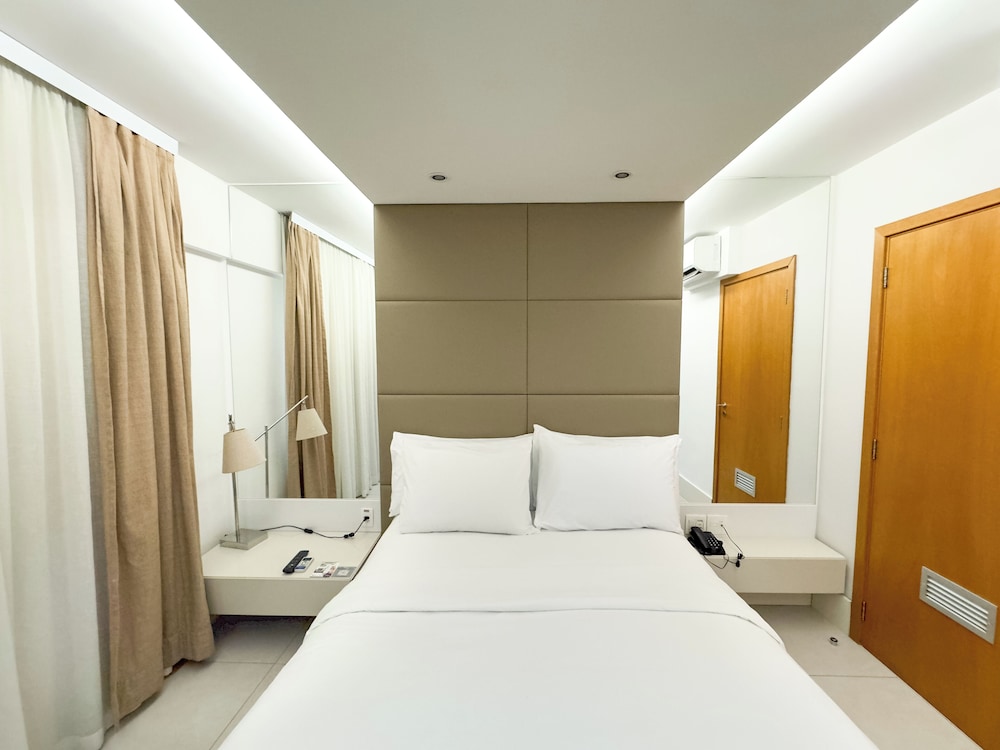 Deluxe, King Bed