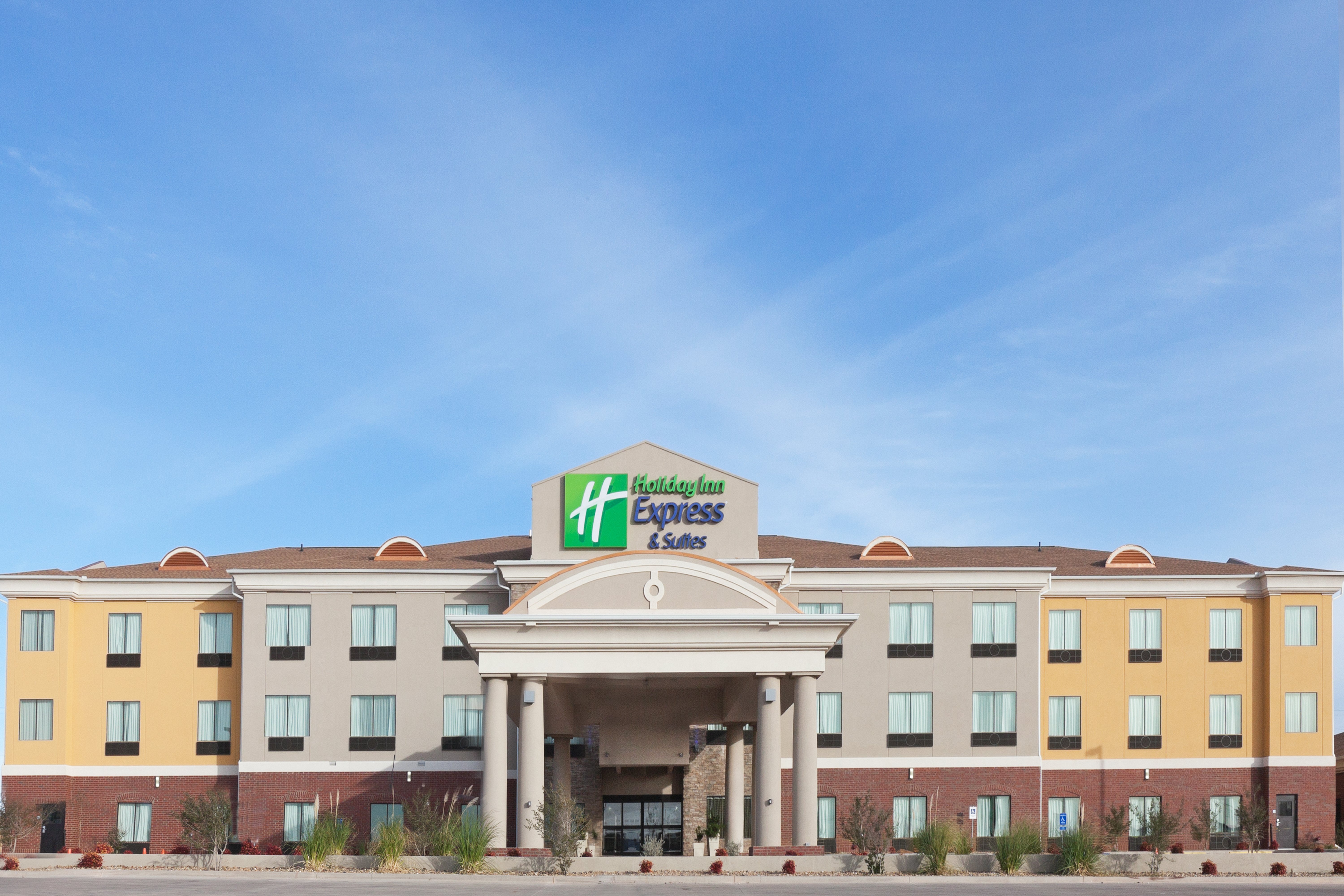 Holiday Inn Express Suites Brownfield 2/54