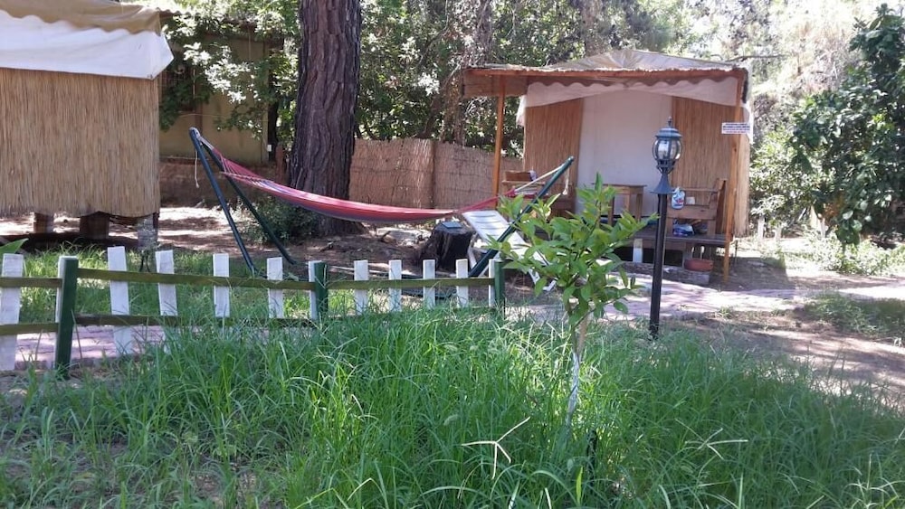 Secret Garden Bungalows & Tent Hotel 23/26