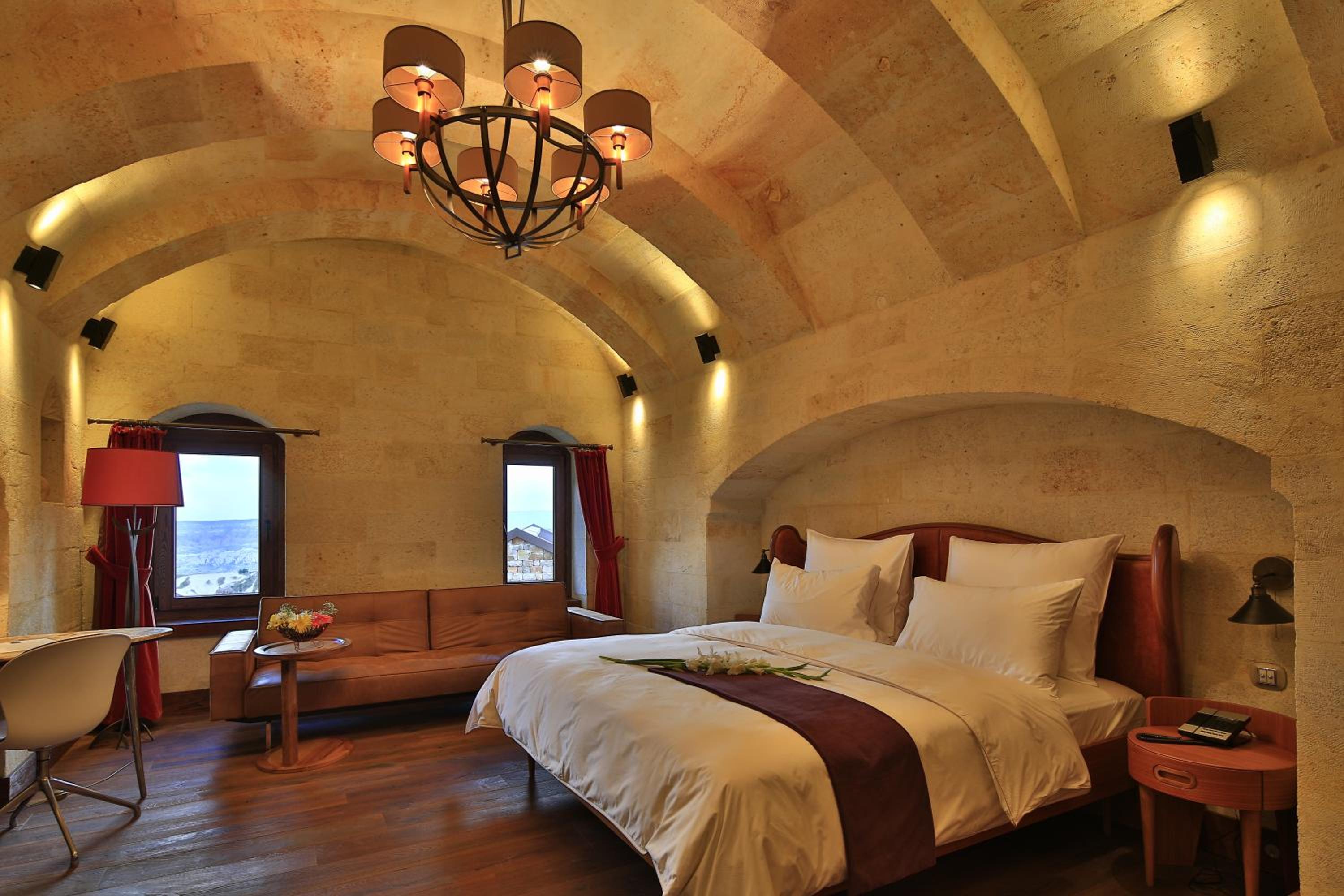 Stone, Deluxe, Suite